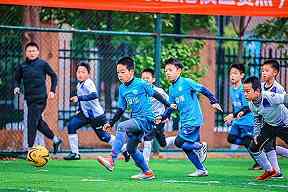 2025U16欧洲杯塞尔维亚夺冠，后卫与内线怎样共享创造力？