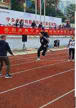 中场球员如何组织比赛：接应位置比传球次数更重要